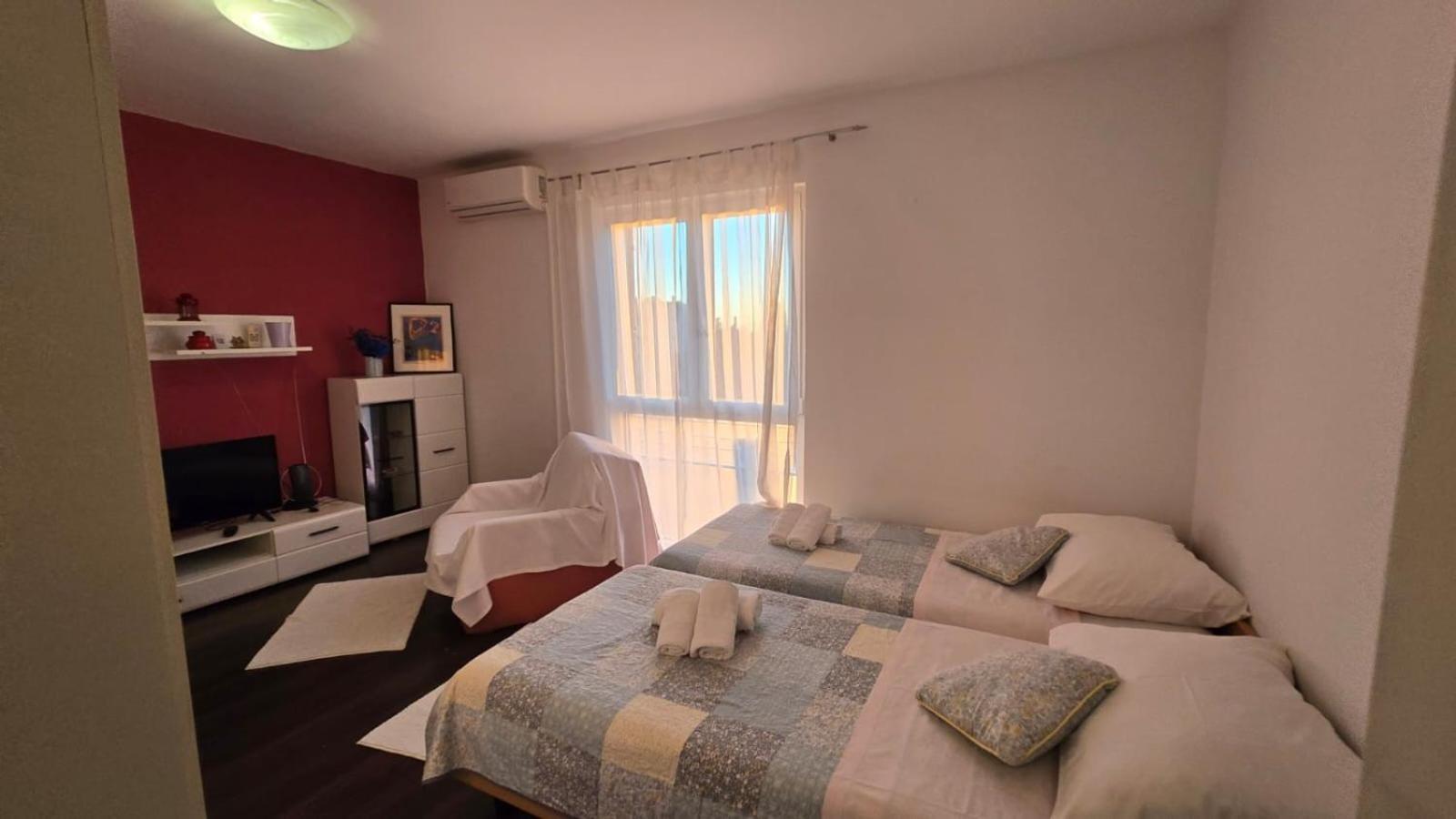 Studio Apartment Ljubica For 2 Persons 150M From The Beach Poreč Kültér fotó